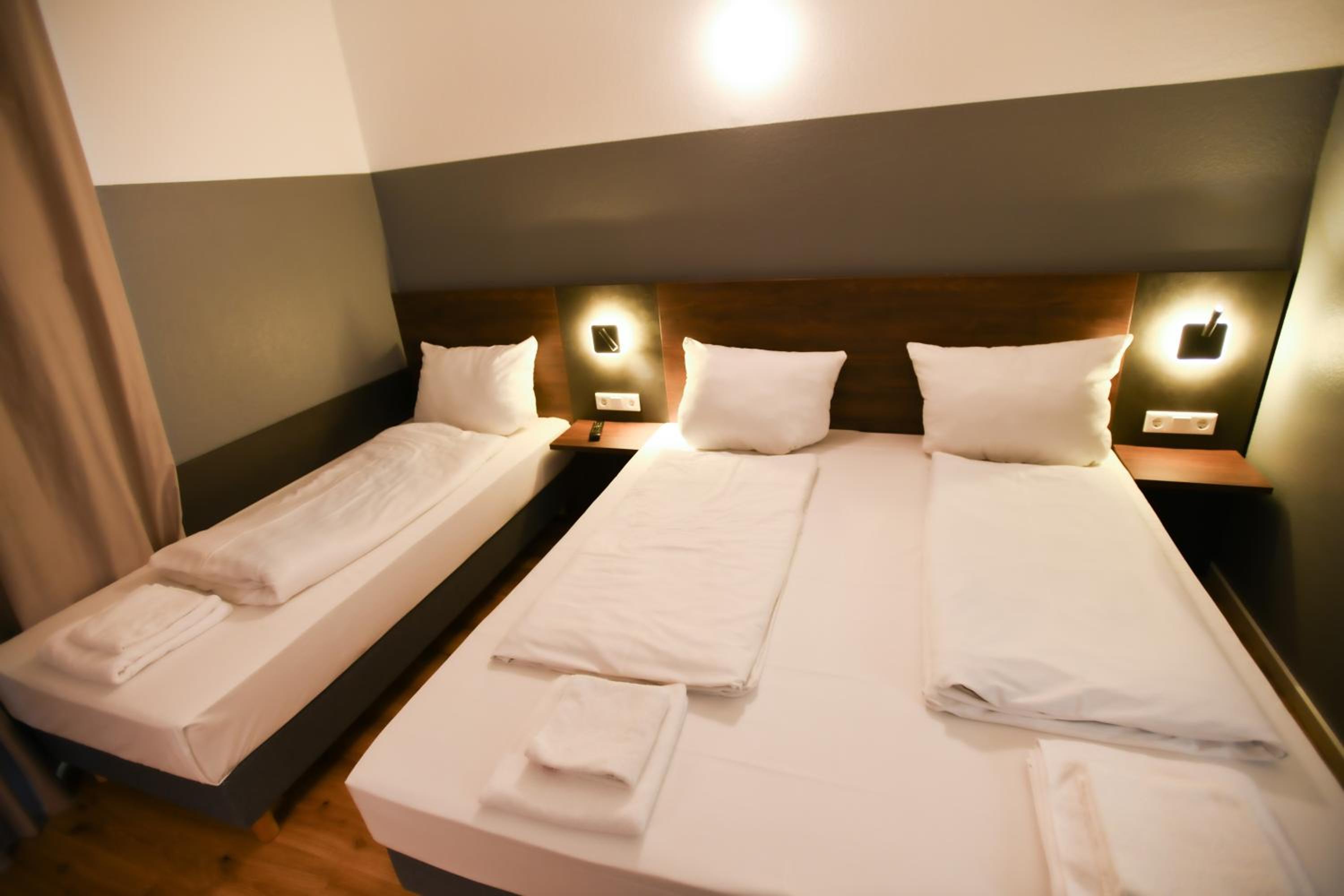 Apadana Hotel 9/50
