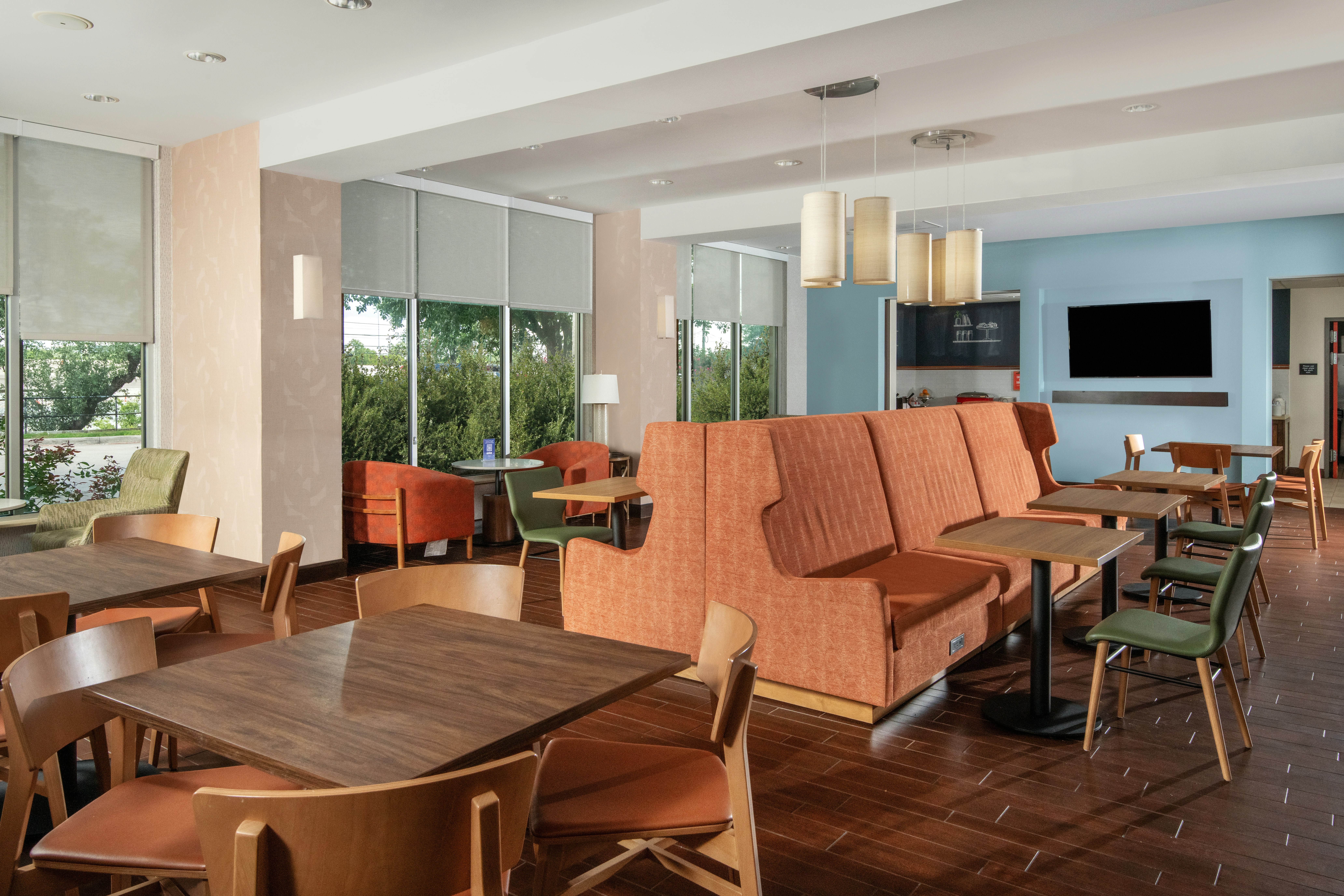 HAMPTON INN AUSTIN/OAK HILL 48/64