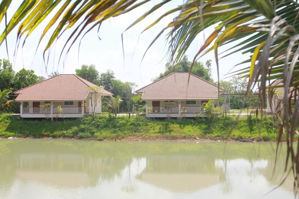 Pirom Lake And Resort 44/50