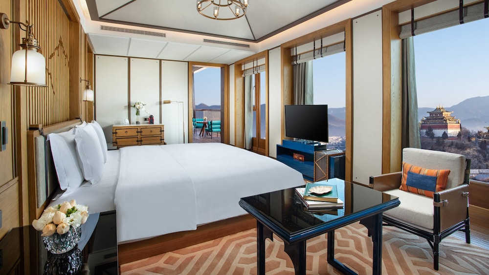Hotel Indigo Diqing Moonlight City 25/69