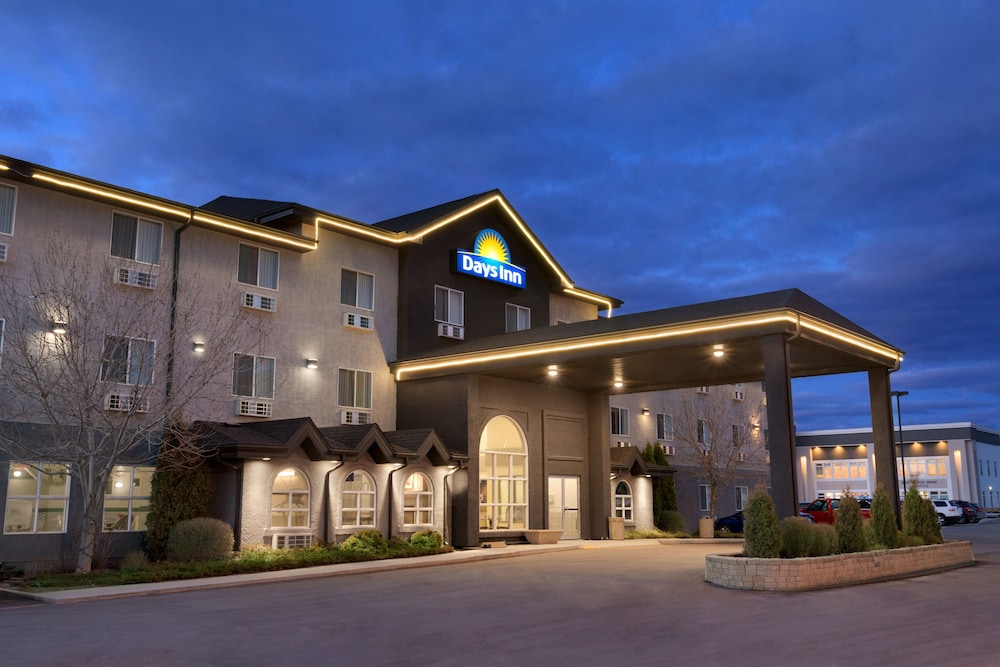 Days Inn by Wyndham Steinbach 1/43
