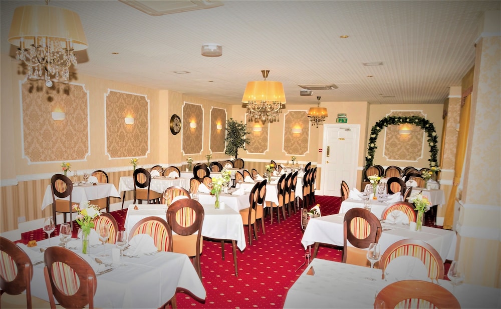The Kingston Theatre Hotel 43/52