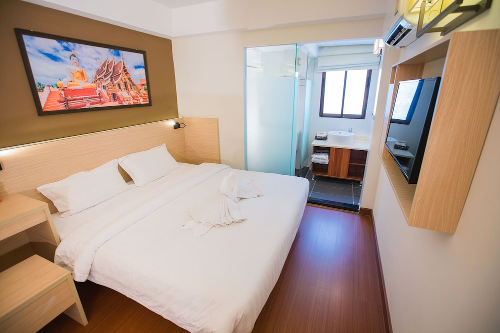 CHIANG ROI 7 DAYS INN 27/51