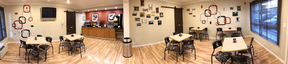 Thunderbird Lodge 12/71