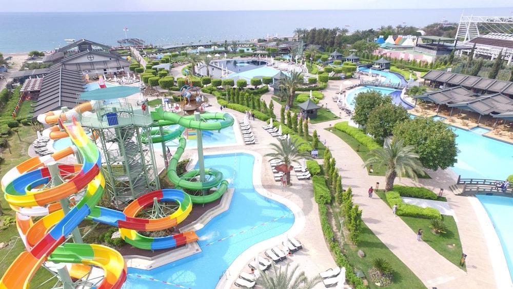 Limak Lara De Luxe Hotel and Resort 75/81