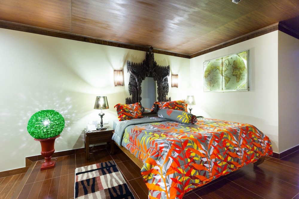 Tropica Bungalow Hotel 18/69