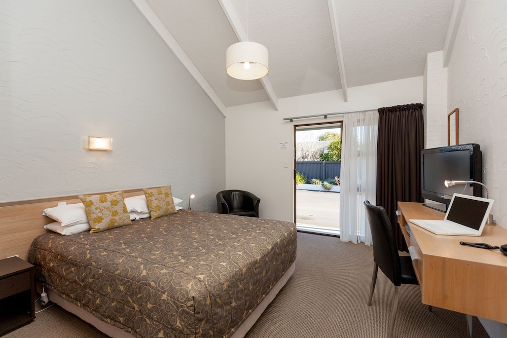 16 Northgate Motor Lodge 16/35
