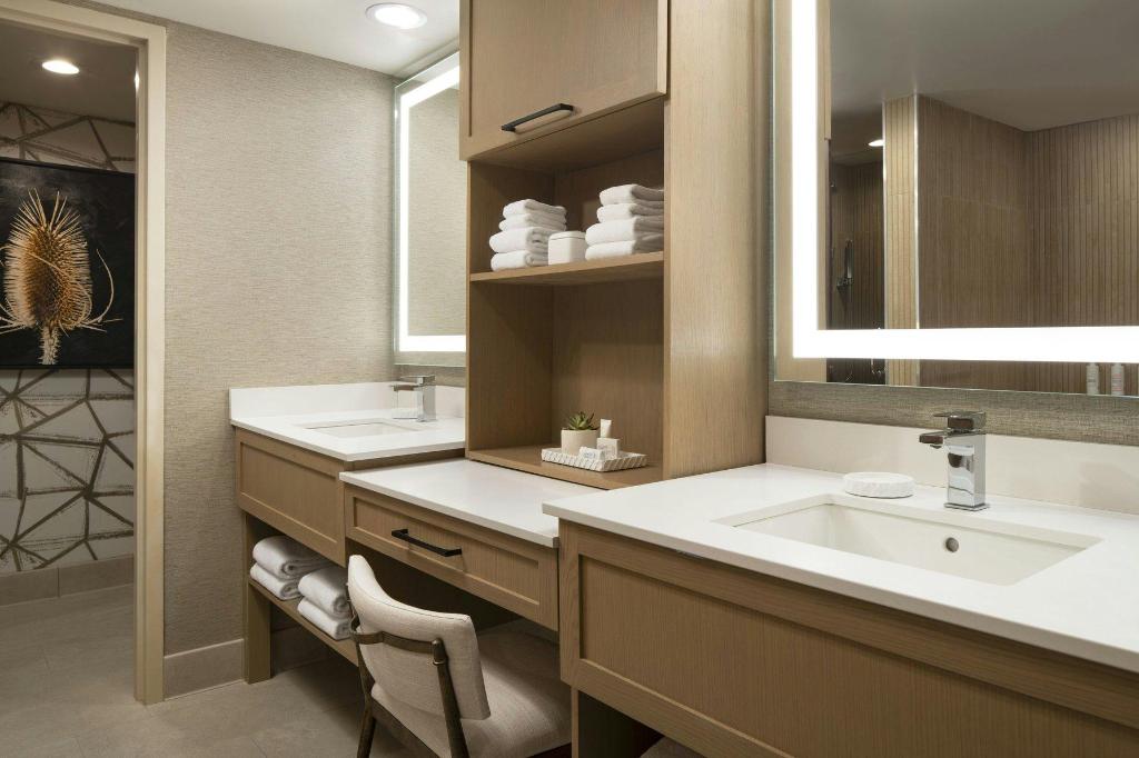 جناح رئاسي بسرير كينج بإطلالة على المدينة مع أريكة، Salt Lake City Marriott City Center 6/7