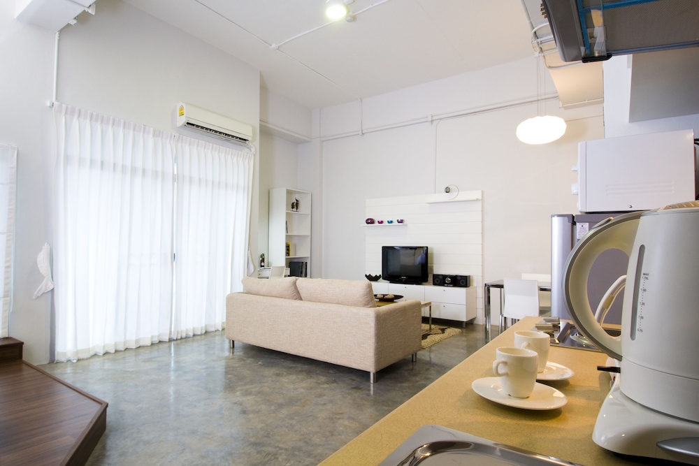 T Series Place Serviced Apartment 28/34