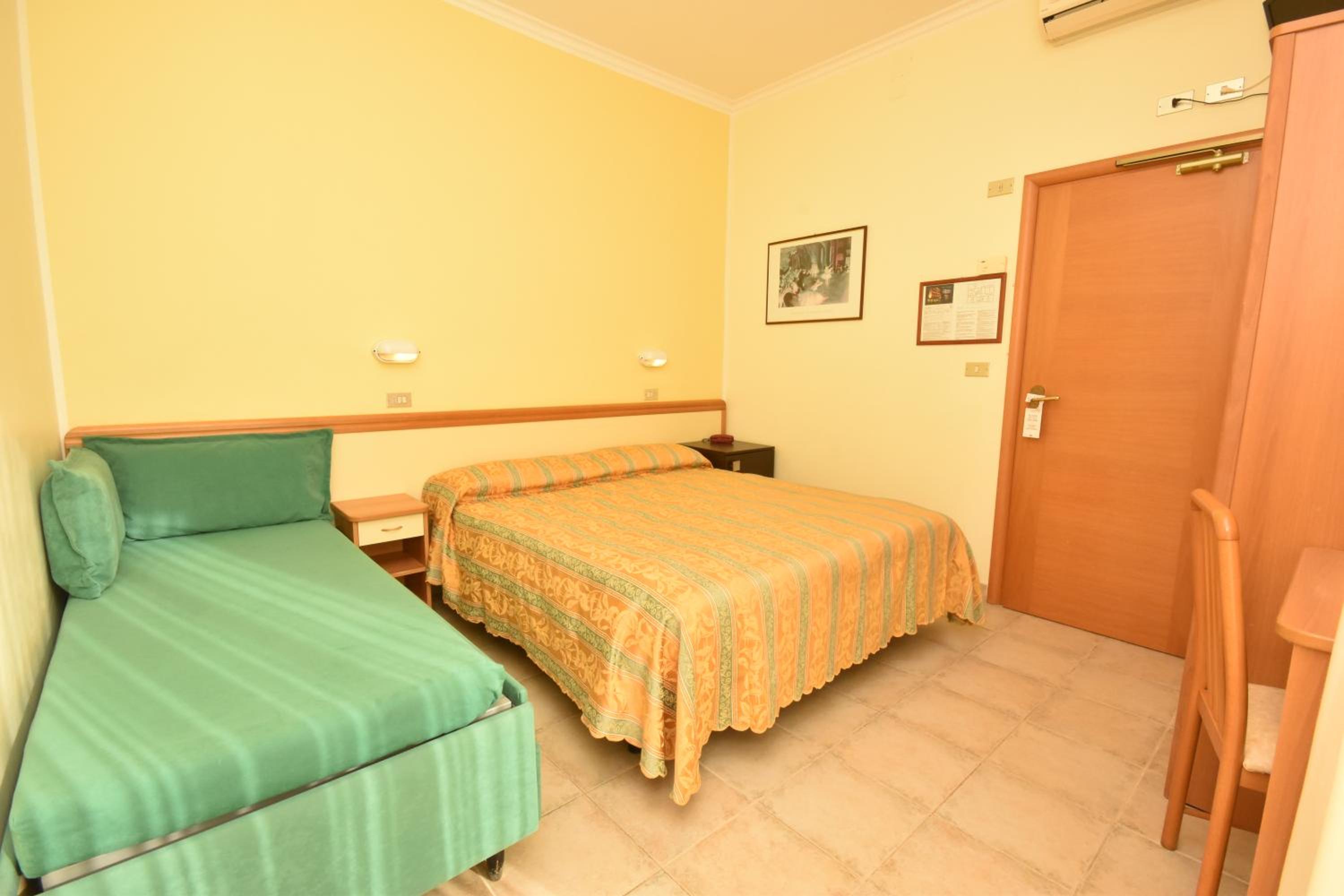 Room, Triple, Balcony, Thea Hotel 3/10