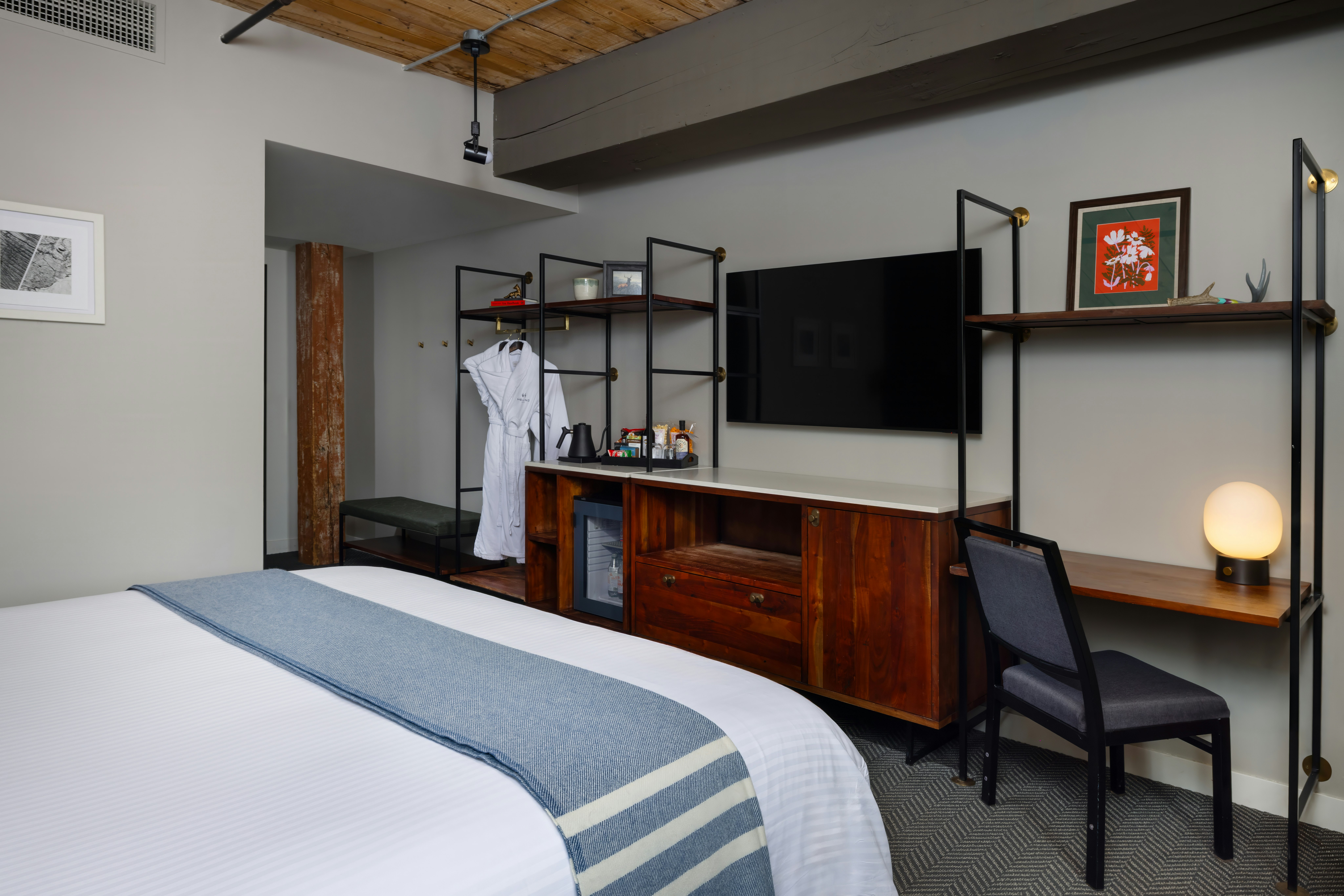 Room, King Bed, City View, Wave Wing, Hewing Hotel 2/4