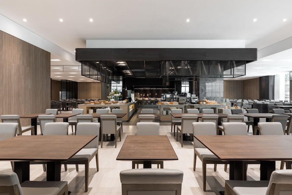 LakeShore Hotel Tainan 58/65