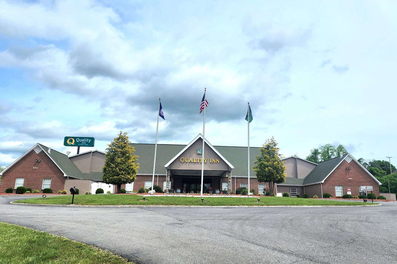 Quality Inn Dublin I-81 4/73