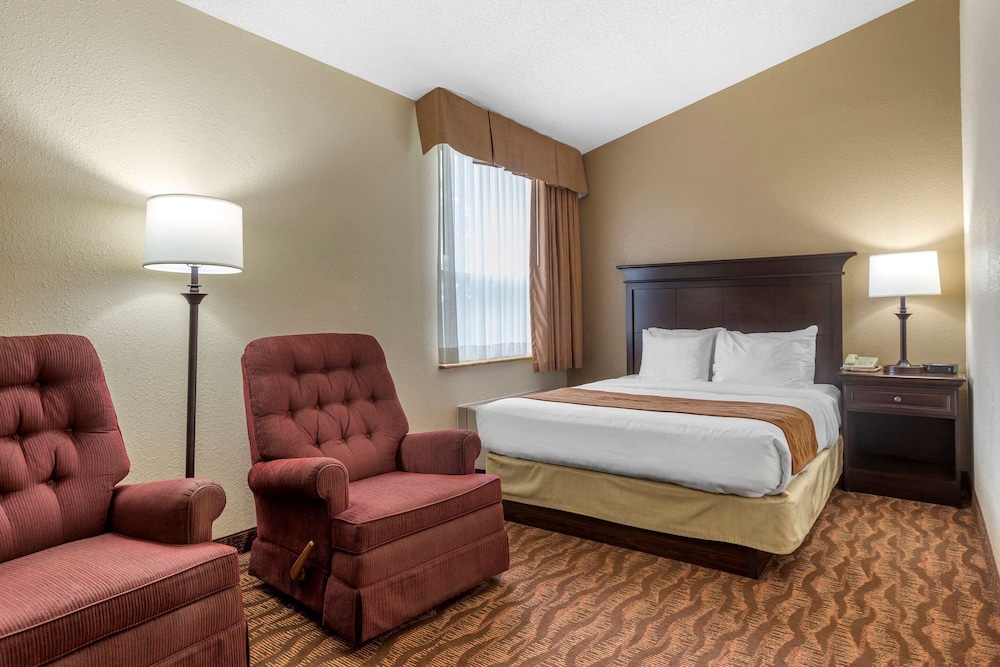 Comfort Inn at Thousand Hills 6/39