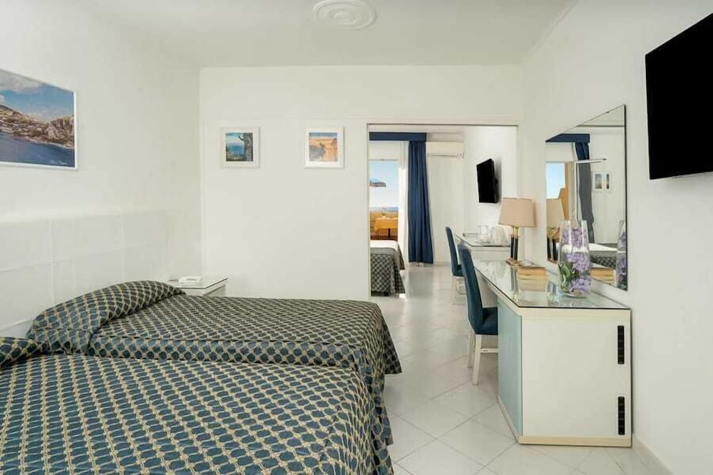 JUNIOR SUITE, FAMILY