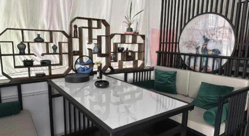 Xana Hotelle (Jinan Daming Lake North Gate) 83/89