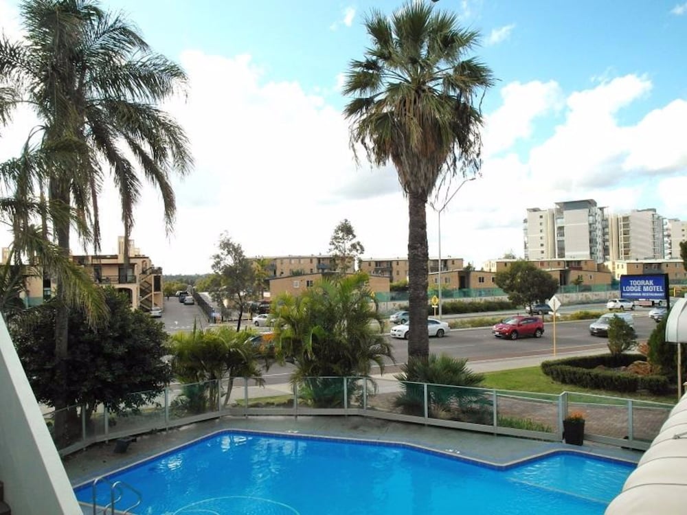 Econo Lodge Rivervale 50/60