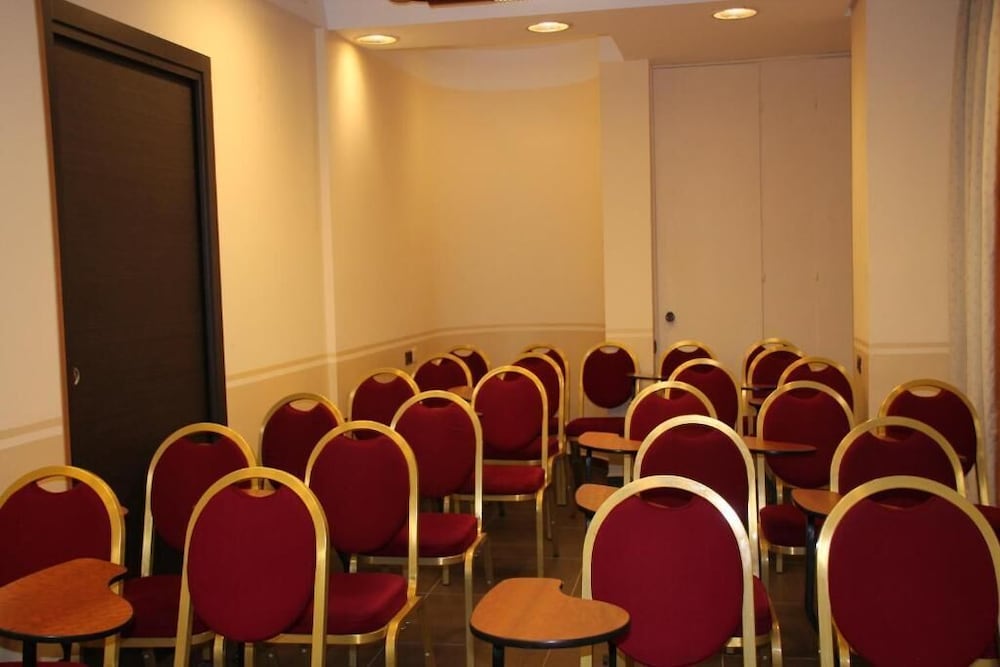 Sant Ambroeus Hotel 44/57