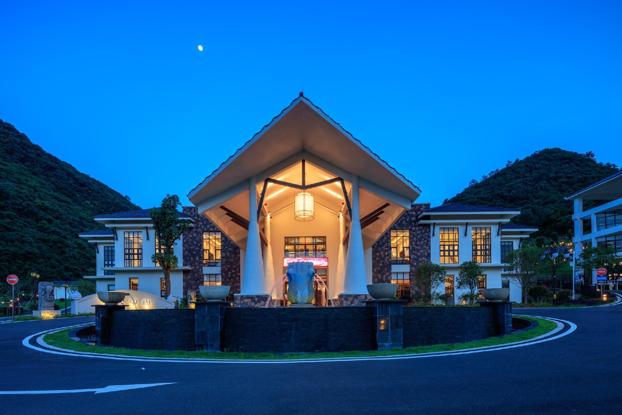 LN DongFang Hot Spring Resort 2/50