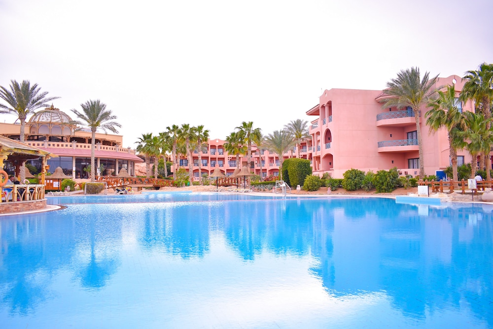 Parrotel Aqua Park Resort 50/55