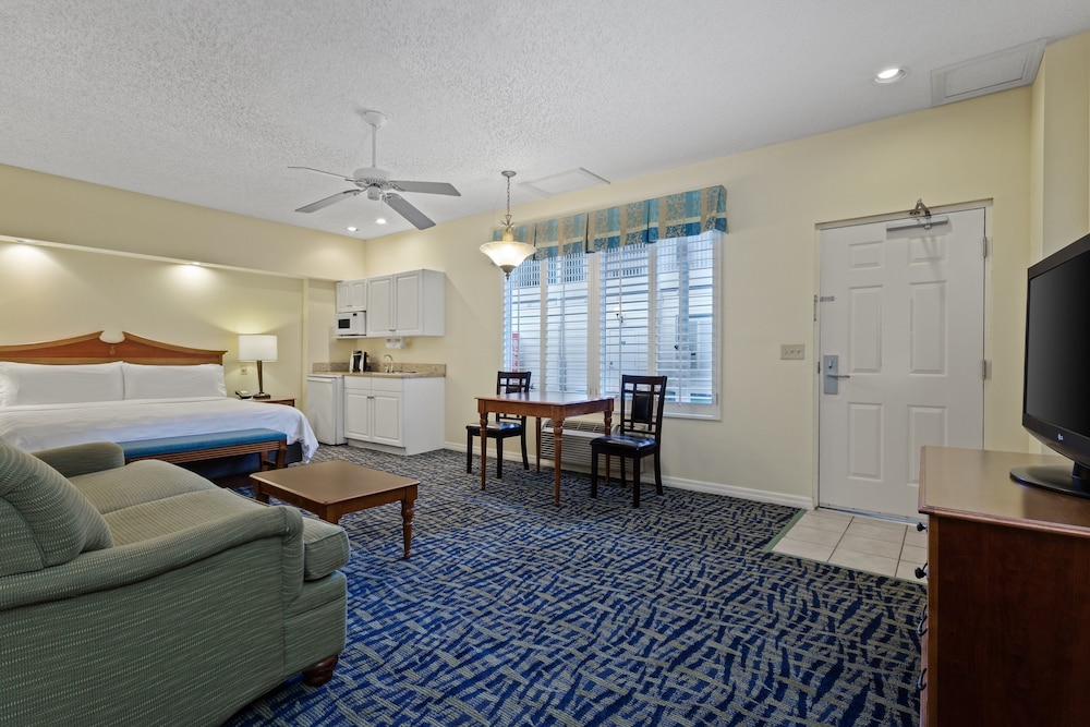 Holiday Inn & Suites Clearwater Beach S-harbourside 102/130
