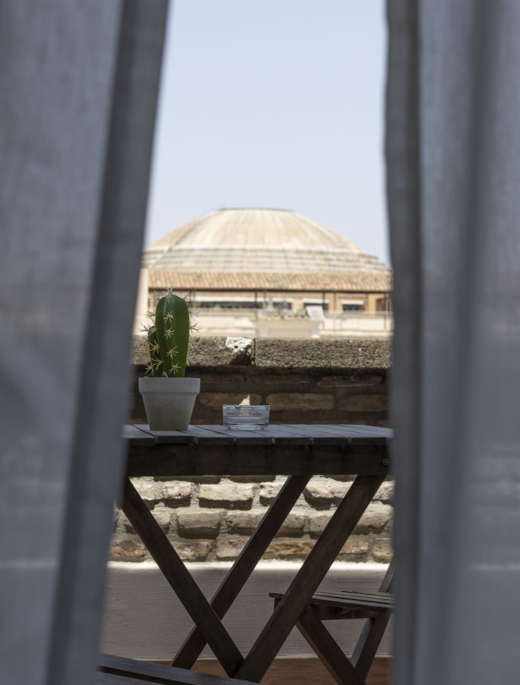 Arch Rome Suites 5/75