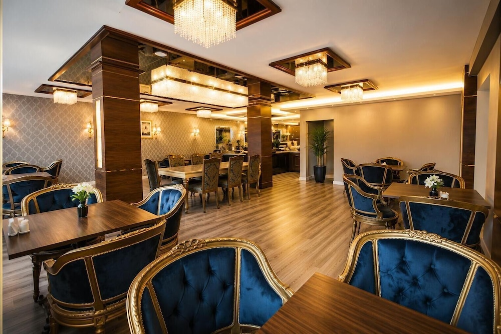 Real King Suit Otel 40/50