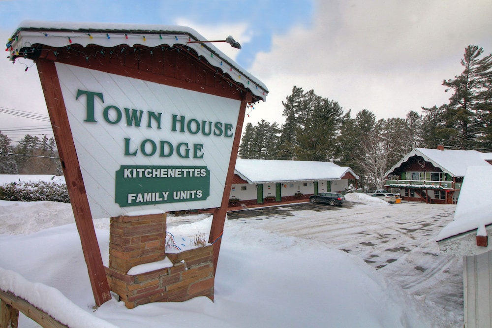 The Town House Lodge 7/70