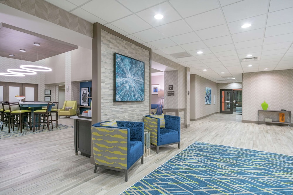 Hampton Inn & Suites Glenarden/Washington DC 8/40