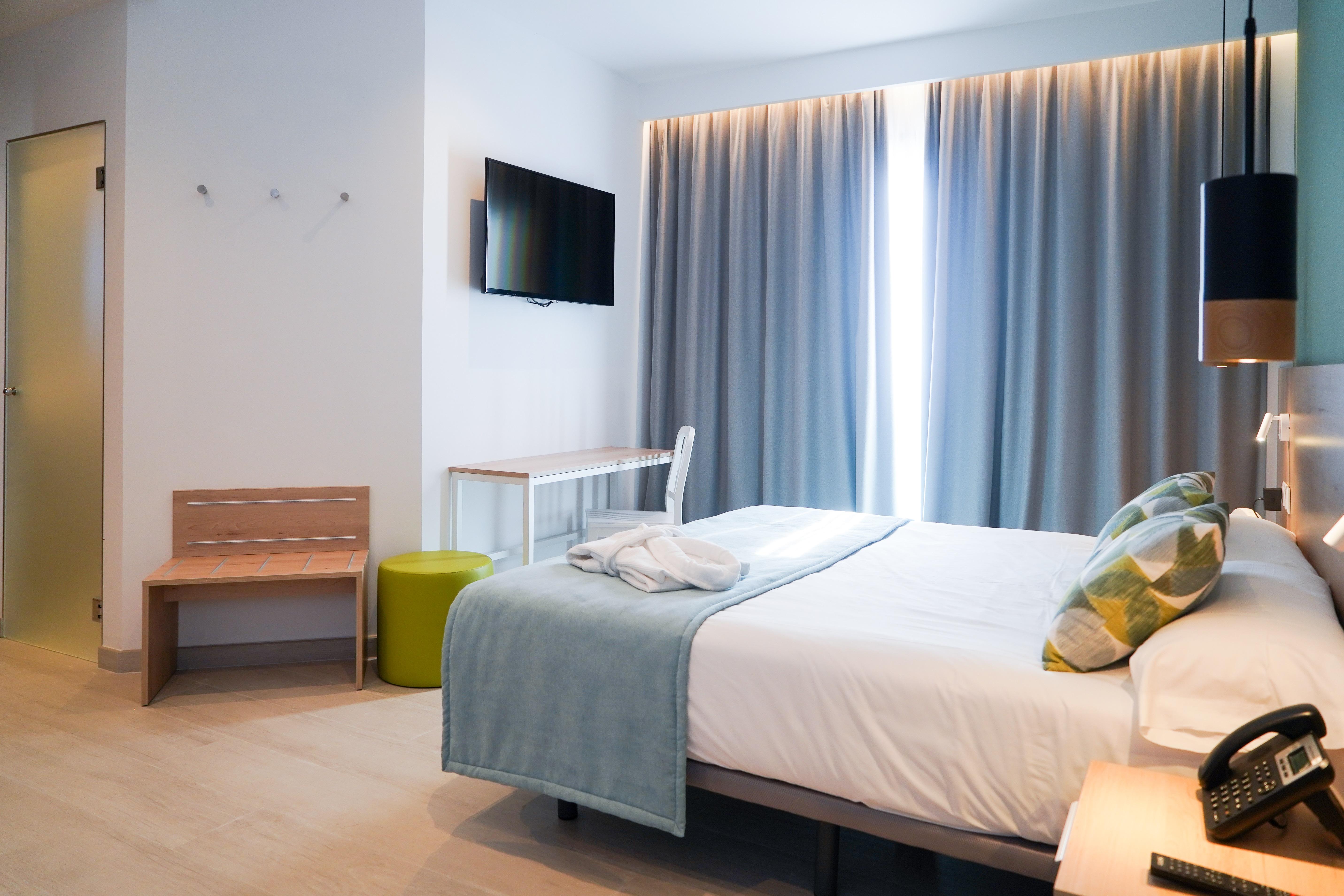 Superior, Double Bed, French Balcony