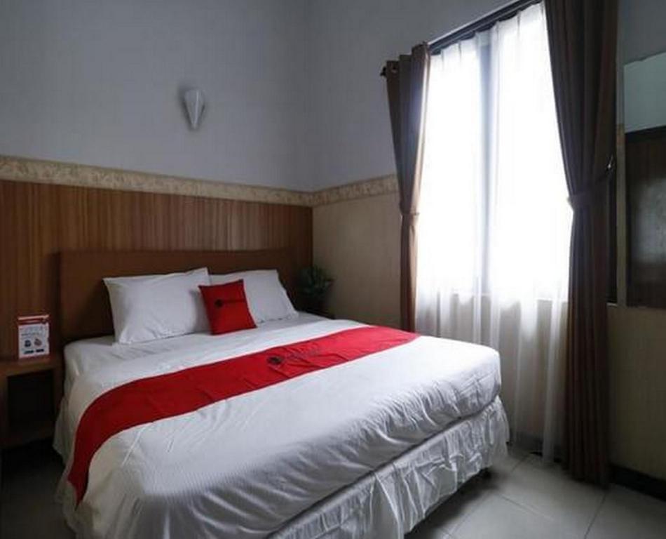 Reddoorz Plus Near Undip Tembalang 24/47