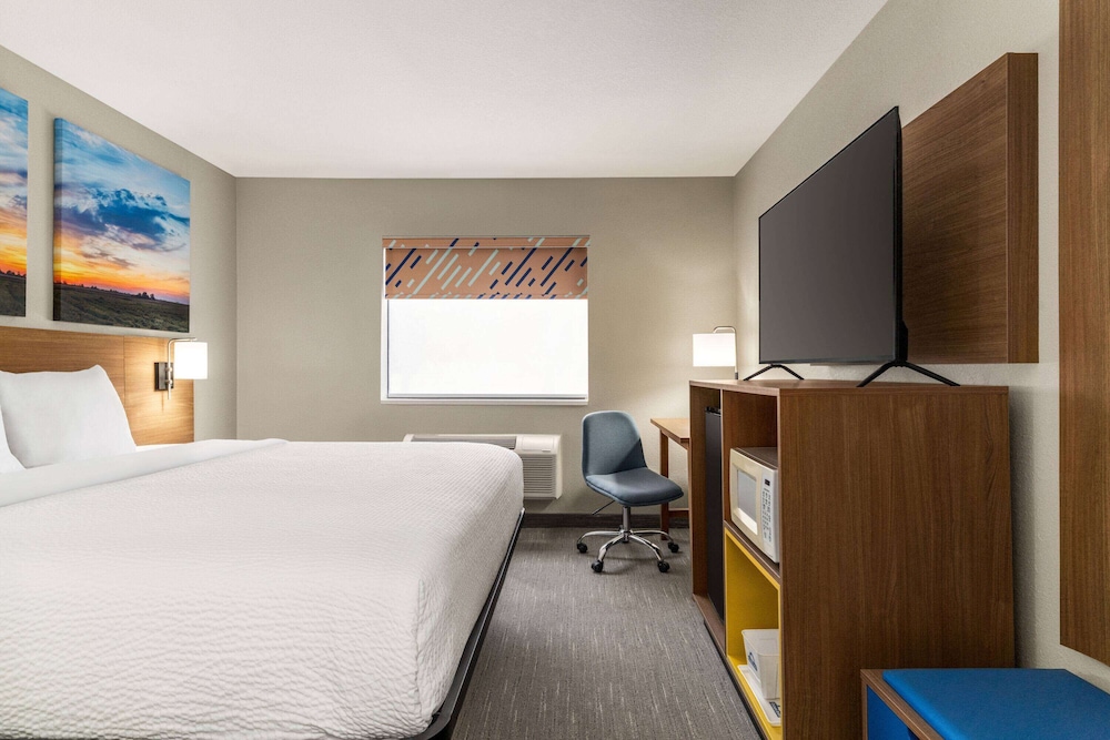 Days Inn by Wyndham Washington Court House 8/33