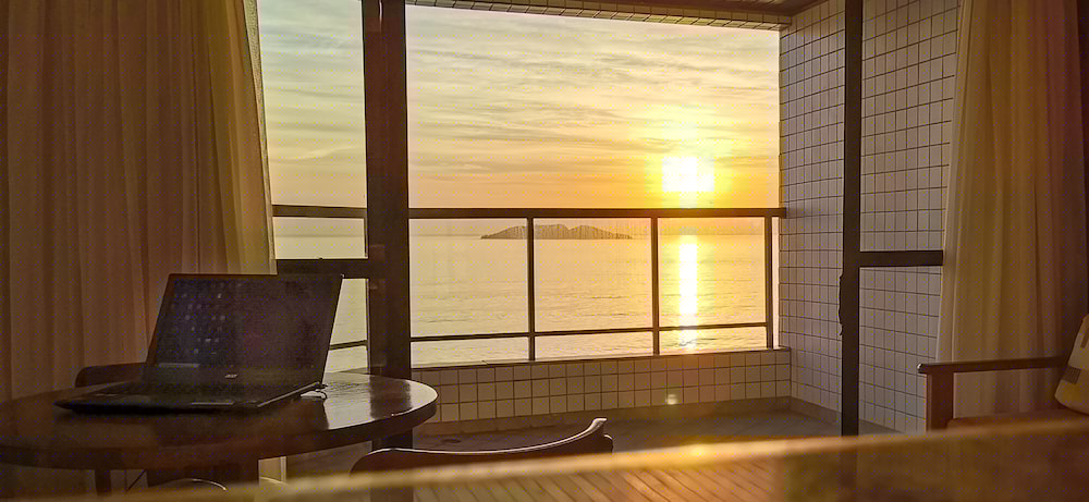Ingleses Praia Hotel 36/50