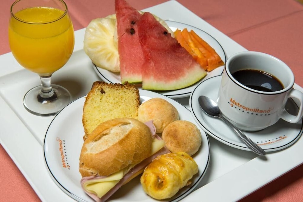 HOTEL METROPOLITANO 25/26