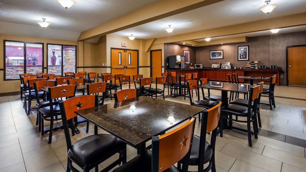 Best Western Plus Vancouver Mall Dr. Hotel & Suites 30/38