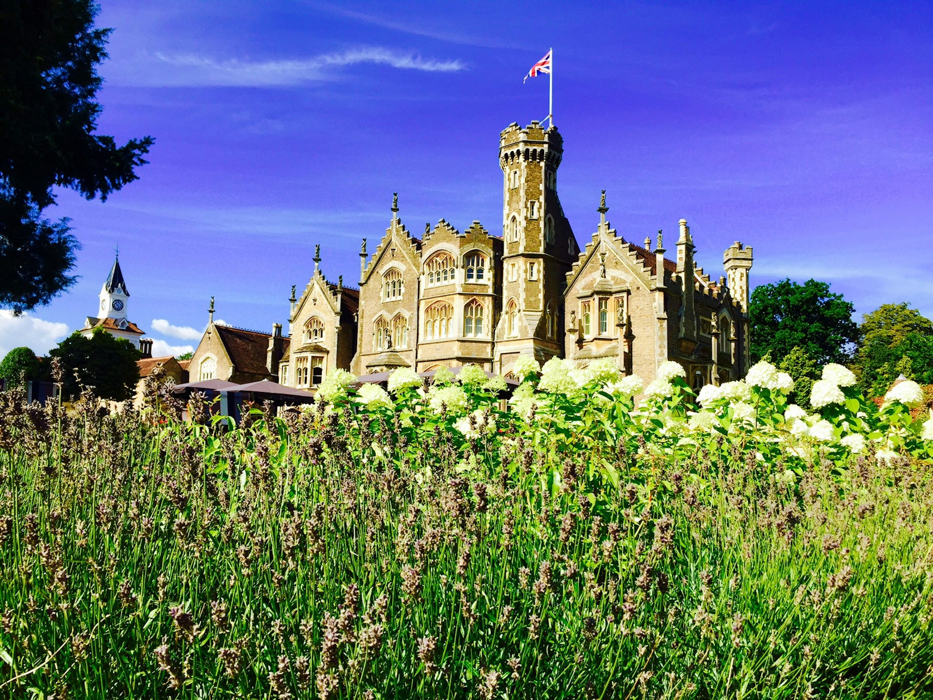 Oakley Court 25/26