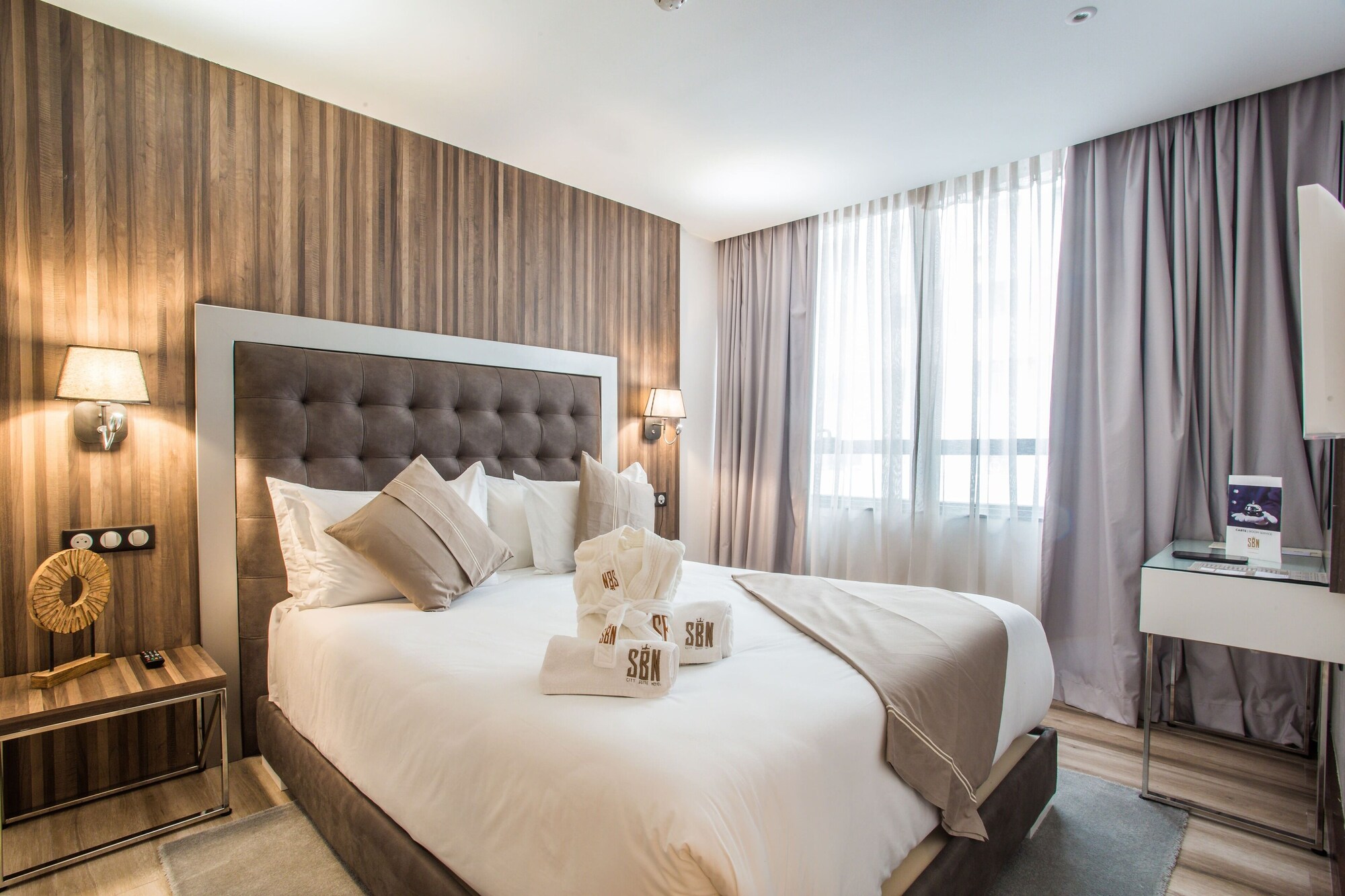 2 BEDROOMS, FAMILY SUITE