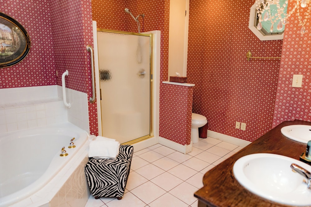 Montgomery Inn BnB 49/50