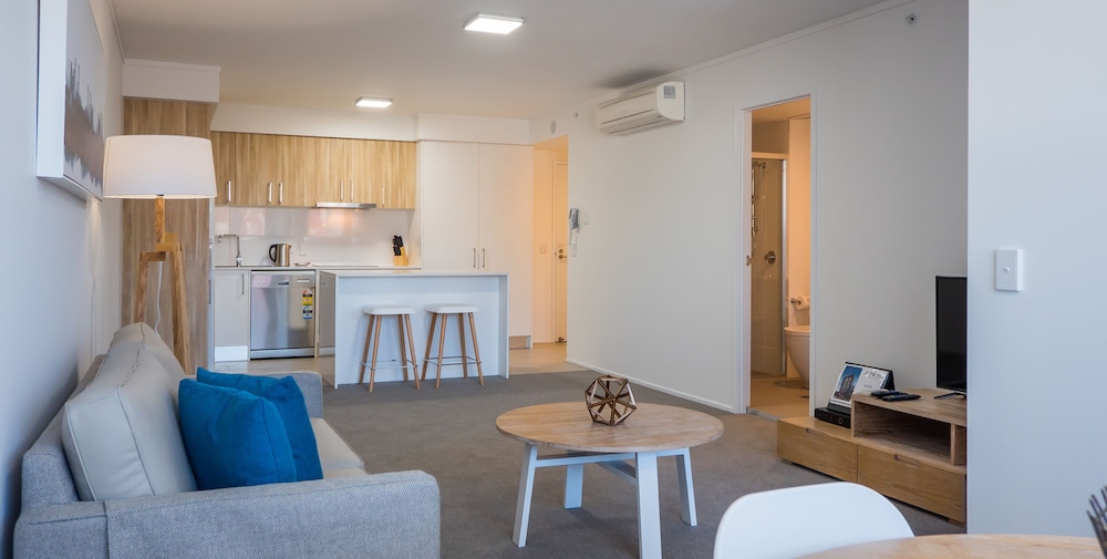 Annexe Apartments 18/28