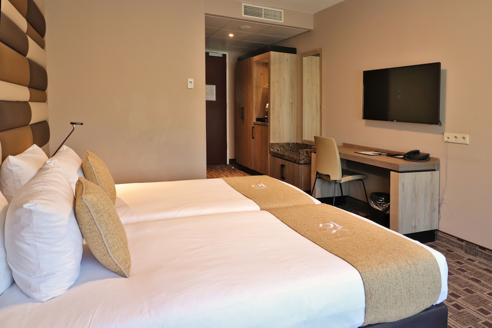 Xo Hotels Blue Square 22/65
