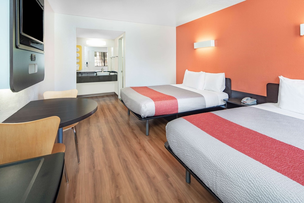 Motel6 Thousand Oaks, CA 32/49