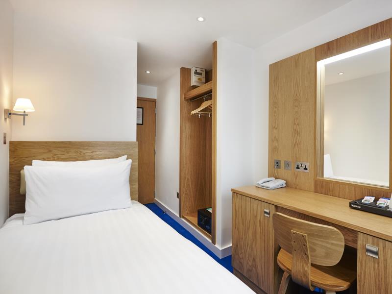 Room, Single