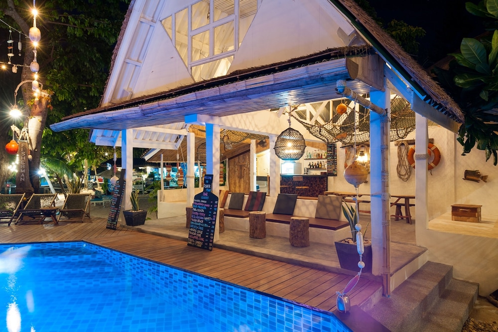 Sunshine Beach Resort 72/100