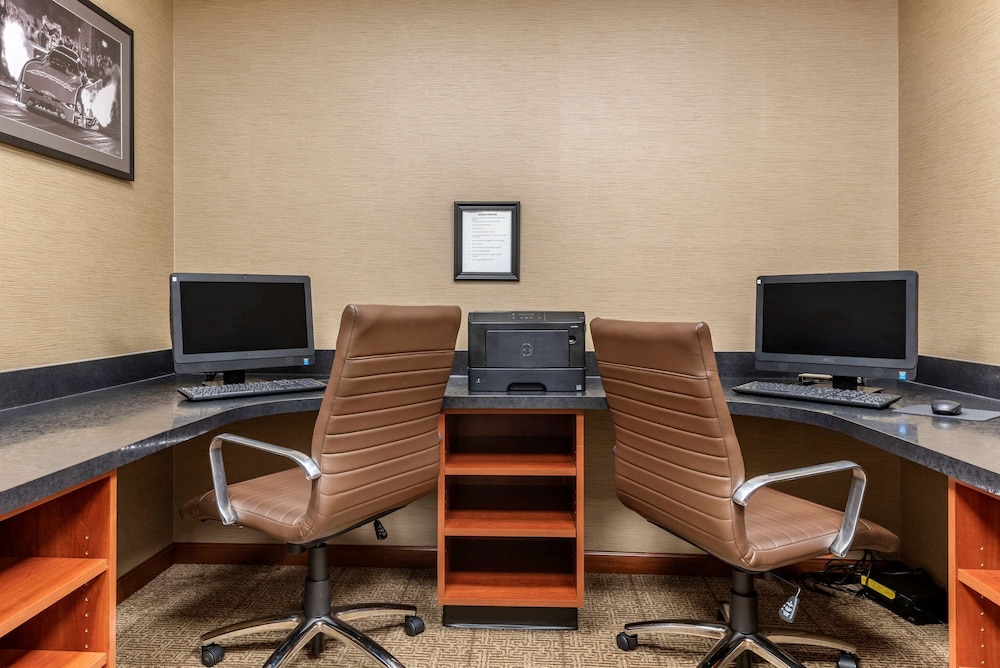 Comfort Suites West Indianapolis - Brownsburg 27/30