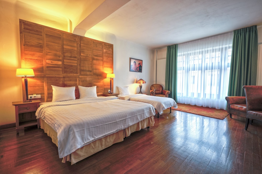 Rembrandt Hotel 19/49