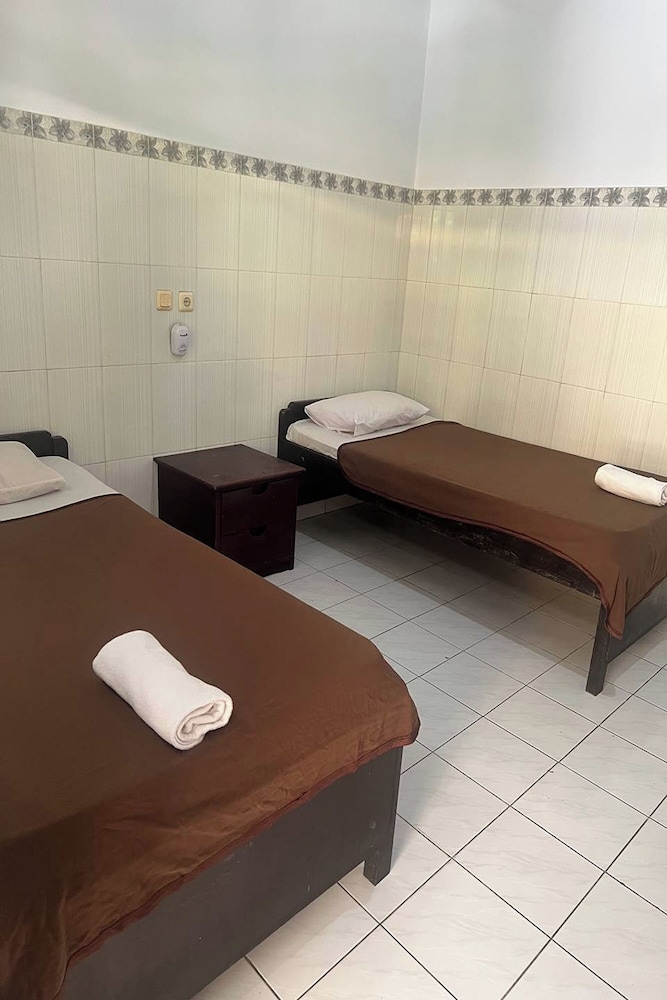 Gora Beach Inn 26/53