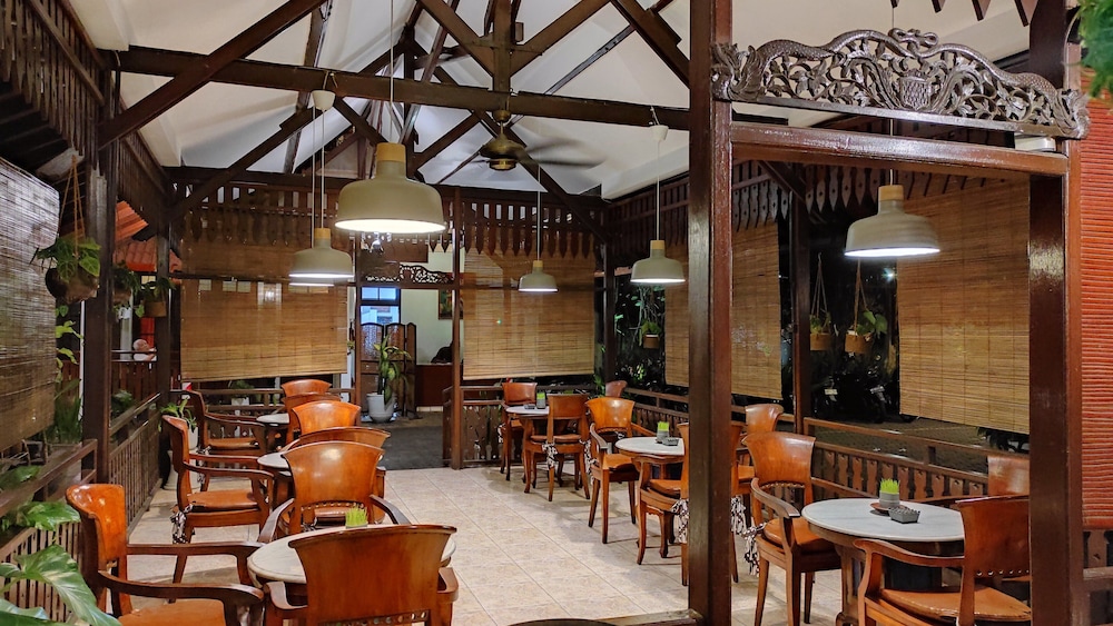 Paku Mas Hotel 26/41