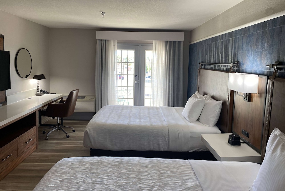 La Quinta Inn & Suites by Wyndham Safford Copper Valley 5/21