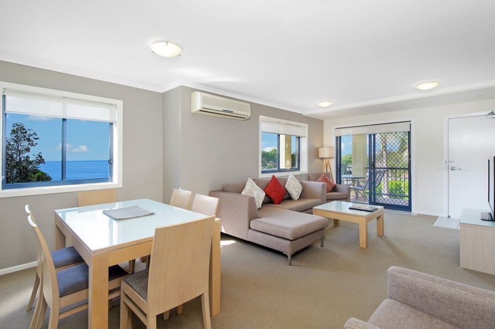 South Pacific Apartments 19/30