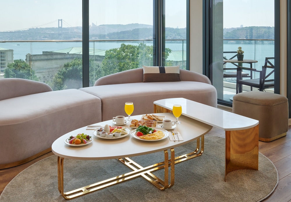 Ciragan Hotel Bosphorus Istanbul 53/68